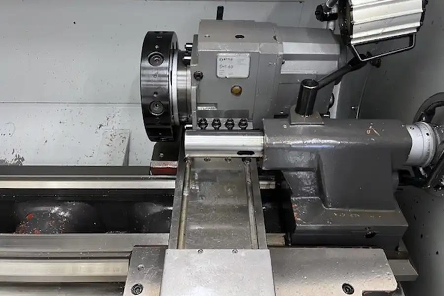 Zbliżenie konika i przestrzeni roboczej tokarki CNC STYLE 350 Zbliżenie konika i przestrzeni roboczej tokarki CNC STYLE 350